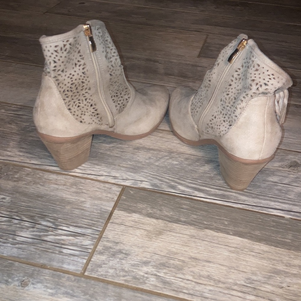 Olivia miller booties - Picture 2 of 7